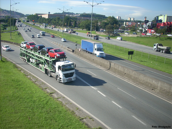 caminhoes-rodovia-estrada1